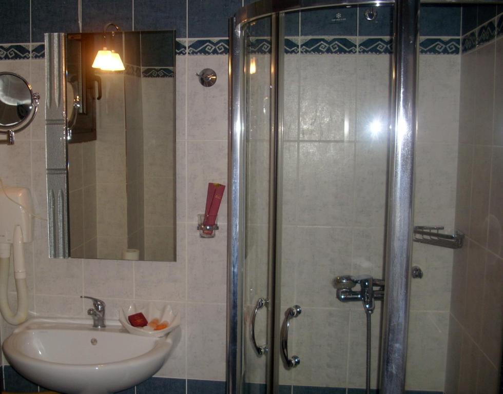 Nostos Hotel Loutraki  Room photo